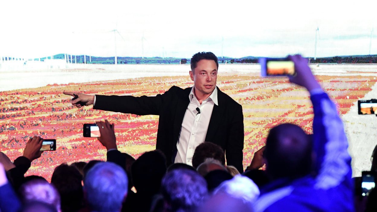 Elon Musk and Chicago Mayor Rahm Emanuel hold 